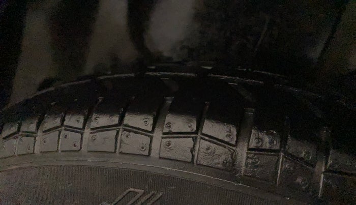 2016 Maruti Swift Dzire LXI (O), Petrol, Manual, 48,853 km, Left Rear Tyre Tread