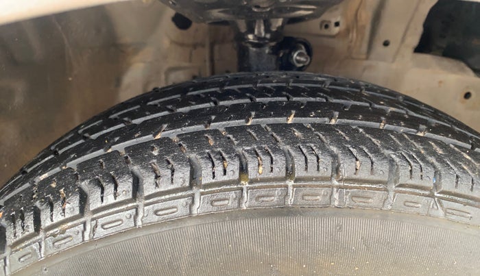 2013 Honda Amaze 1.2L I-VTEC S, Petrol, Manual, 1,14,320 km, Right Front Tyre Tread