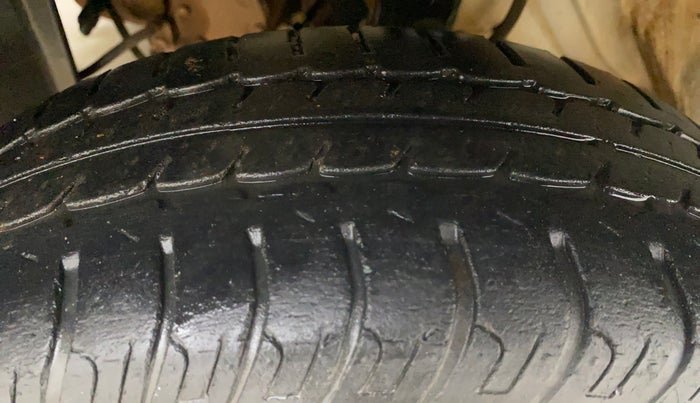 2015 Datsun Go T, Petrol, Manual, 25,845 km, Left Front Tyre Tread