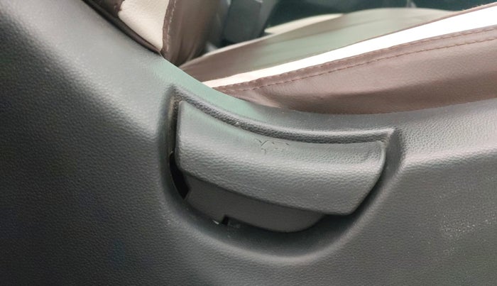 2017 Hyundai Creta E PLUS 1.6 PETROL, Petrol, Manual, 41,781 km, Driver Side Adjustment Panel