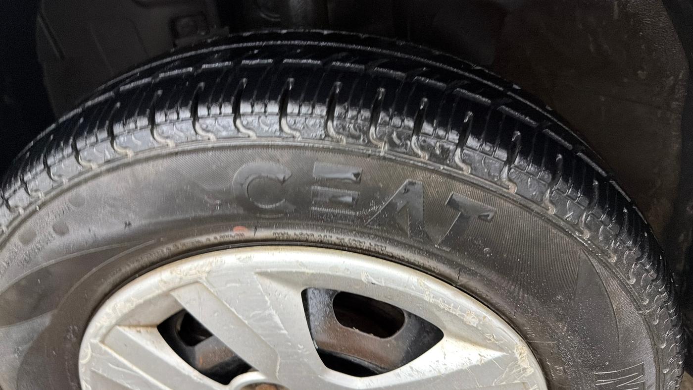2016 Renault Kwid RXT 0.8 (O), Petrol, Manual, 72,175 km, Left Front Tyre Tread