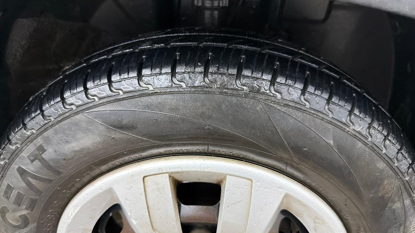 2016 Renault Kwid RXT 0.8 (O), Petrol, Manual, 72,175 km, Right Front Tyre Tread