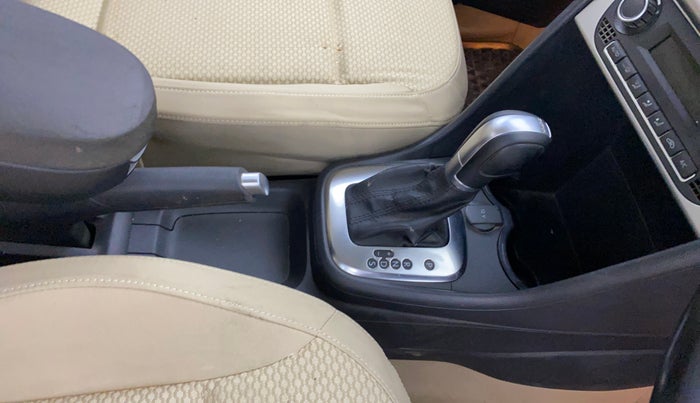 2016 Volkswagen Ameo HIGHLINE DSG 1.5 DIESEL , Diesel, Automatic, 1,06,980 km, Gear Lever