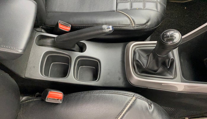 2021 Maruti S Cross SIGMA 1.5, Petrol, Manual, 38,971 km, Gear Lever