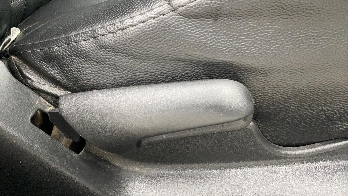 2021 Maruti S Cross SIGMA 1.5, Petrol, Manual, 38,971 km, Driver Side Adjustment Panel