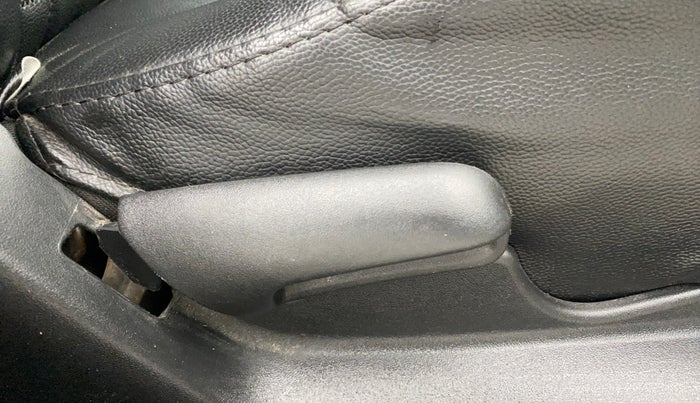 2021 Maruti S Cross SIGMA 1.5, Petrol, Manual, 38,971 km, Driver Side Adjustment Panel