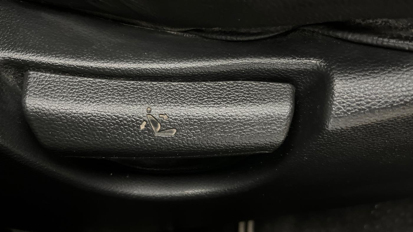 2017 Hyundai Xcent E, Petrol, Manual, 94,812 km, Driver Side Adjustment Panel