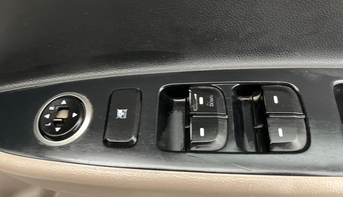 2017 Hyundai Xcent E, Petrol, Manual, 94,858 km, Driver Side Door Panels Control