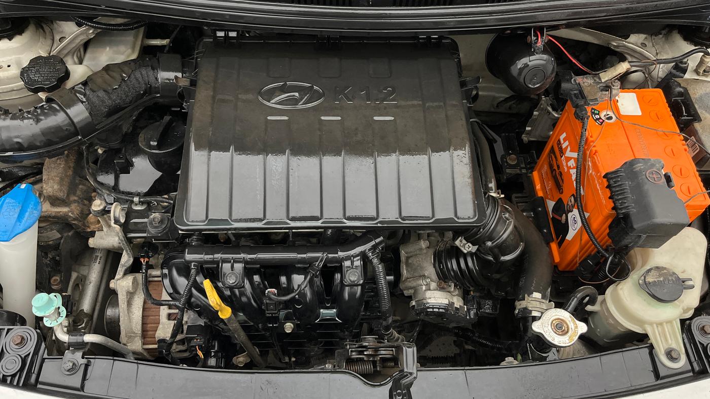 2017 Hyundai Xcent E, Petrol, Manual, 94,812 km, Engine View