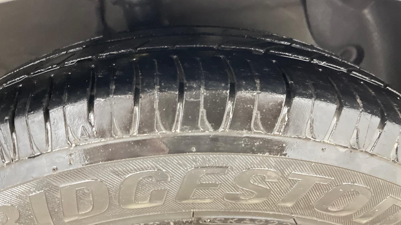 2017 Hyundai Xcent E, Petrol, Manual, 94,812 km, Right Front Tyre Tread
