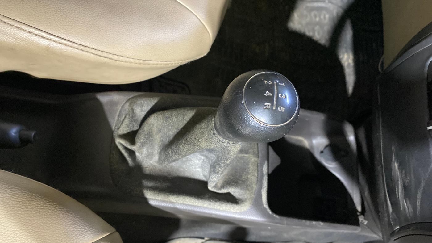 2016 Hyundai Eon D-LITE+, Petrol, Manual, 28,497 km, Gear Lever