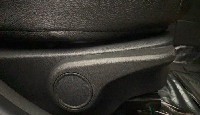 2016 Hyundai Xcent SX 1.2, Petrol, Manual, 78,511 km, Driver Side Adjustment Panel