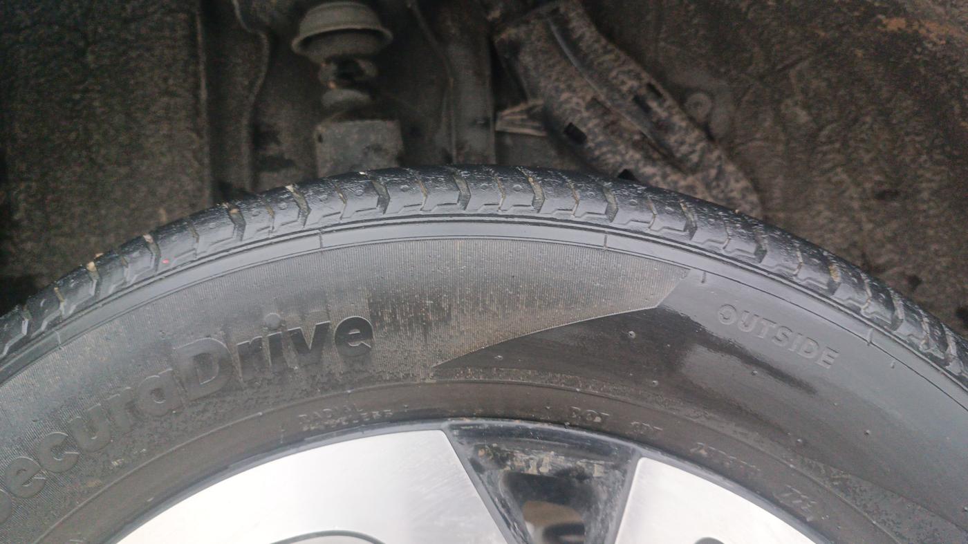 2022 Nissan MAGNITE XV MT, Petrol, Manual, 37,547 km, Right Rear Tyre Tread