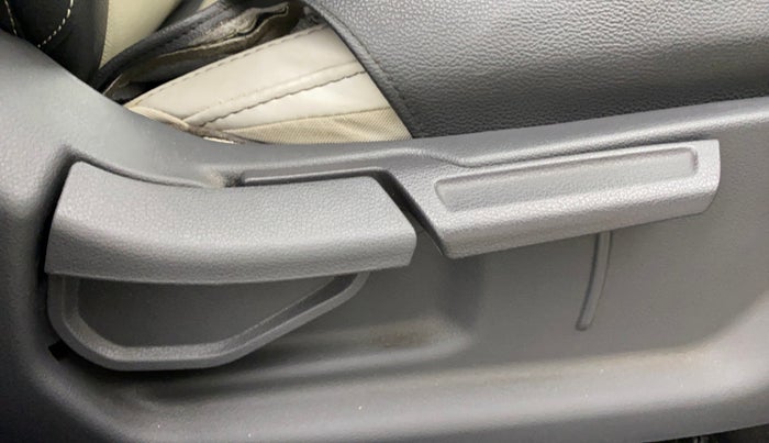 2020 Hyundai GRAND I10 NIOS MAGNA CORPORATE EDITION AMT 1.2 KAPPA VTVT, Petrol, Automatic, 66,083 km, Driver Side Adjustment Panel