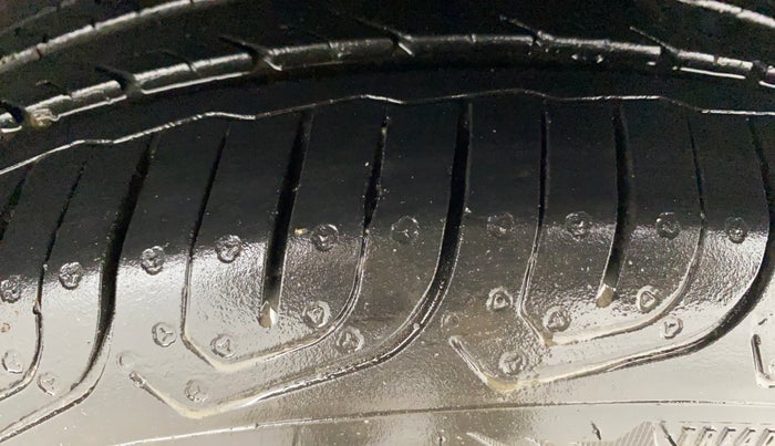 2020 Hyundai GRAND I10 NIOS MAGNA CORPORATE EDITION AMT 1.2 KAPPA VTVT, Petrol, Automatic, 66,083 km, Left Rear Tyre Tread