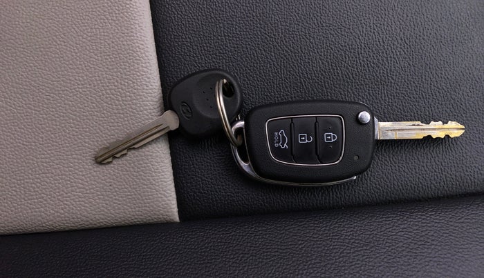 2020 Hyundai GRAND I10 NIOS MAGNA CORPORATE EDITION AMT 1.2 KAPPA VTVT, Petrol, Automatic, 66,083 km, Key Close Up