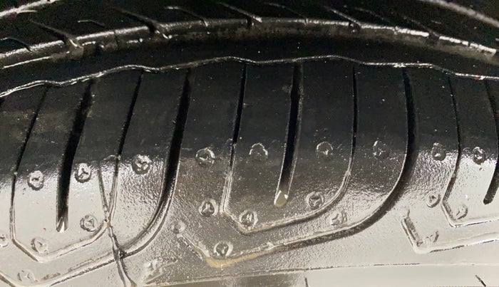 2020 Hyundai GRAND I10 NIOS MAGNA CORPORATE EDITION AMT 1.2 KAPPA VTVT, Petrol, Automatic, 66,083 km, Left Front Tyre Tread