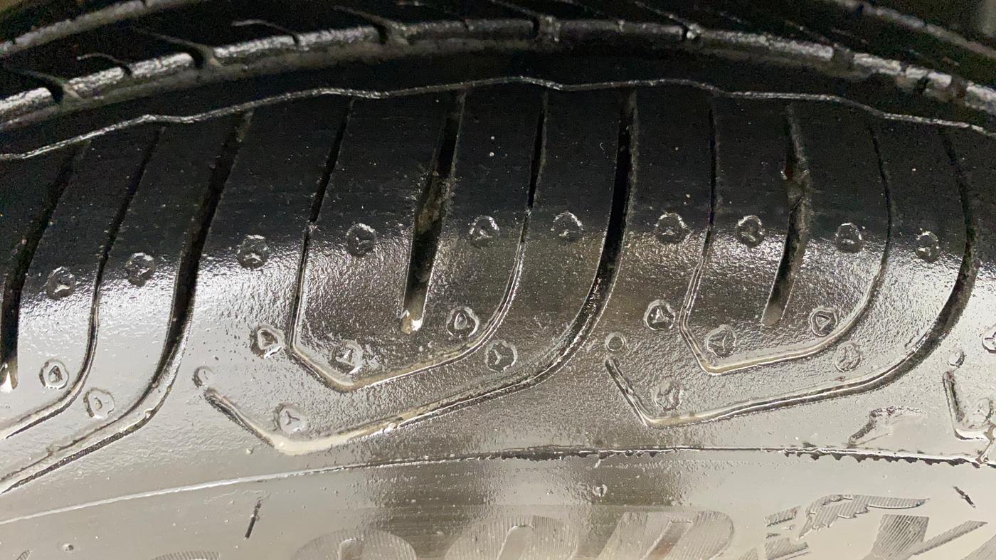 2020 Hyundai GRAND I10 NIOS MAGNA CORPORATE EDITION AMT 1.2 KAPPA VTVT, Petrol, Automatic, 66,083 km, Right Front Tyre Tread