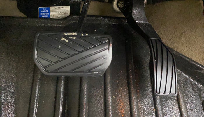 2017 Maruti Ciaz ALPHA  AT 1.4  PETROL, Petrol, Automatic, 1,21,500 km, Pedals