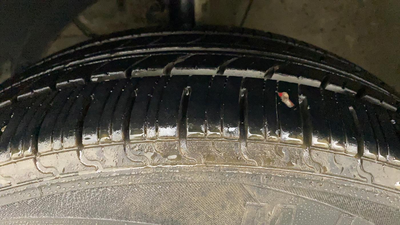 2017 Maruti Dzire VXI, Petrol, Manual, 73,410 km, Left Front Tyre Tread