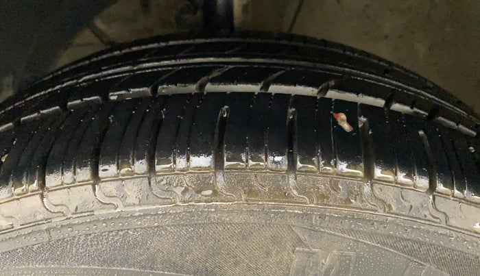 2017 Maruti Dzire VXI, Petrol, Manual, 73,410 km, Left Front Tyre Tread