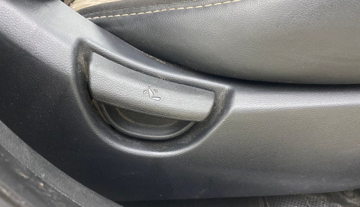 2015 Hyundai Grand i10 SPORTZ 1.2 KAPPA VTVT, Petrol, Manual, 94,261 km, Driver Side Adjustment Panel