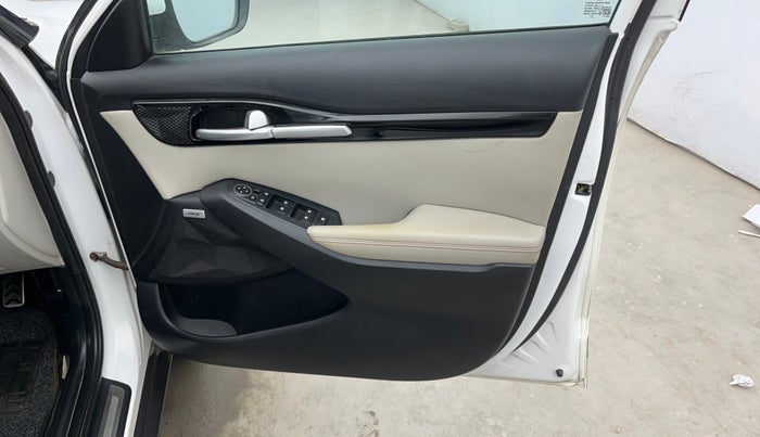 2020 KIA SELTOS GTX PLUS DCT 1.4 PETROL, Petrol, Automatic, 77,145 km, Driver Side Door Panels Control