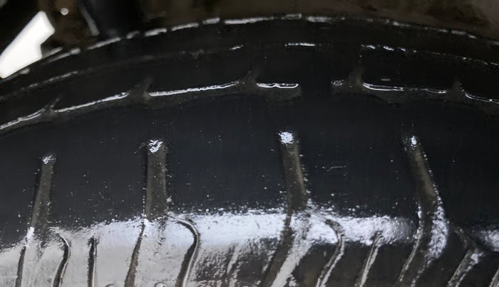2017 Maruti Wagon R 1.0 LXI CNG, CNG, Manual, 25,668 km, Right Rear Tyre Tread