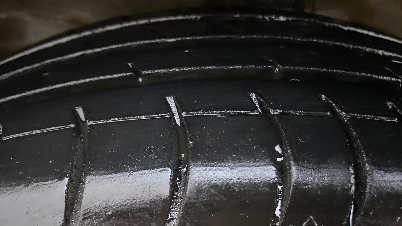 2017 Maruti Wagon R 1.0 LXI CNG, CNG, Manual, 25,668 km, Left Front Tyre Tread