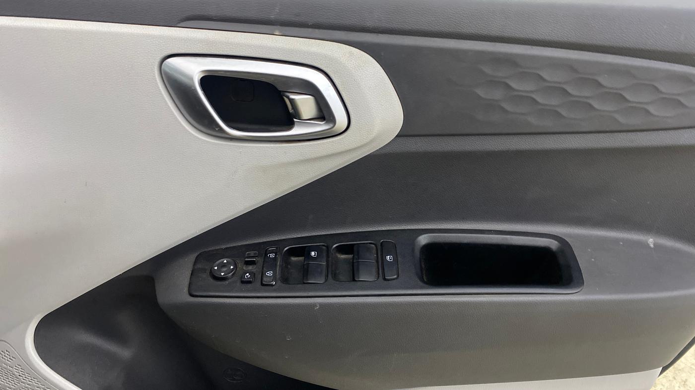 2020 Hyundai GRAND I10 NIOS SPORTZ AMT 1.2 KAPPA VTVT, Petrol, Automatic, 26,573 km, Driver Side Door Panels Control
