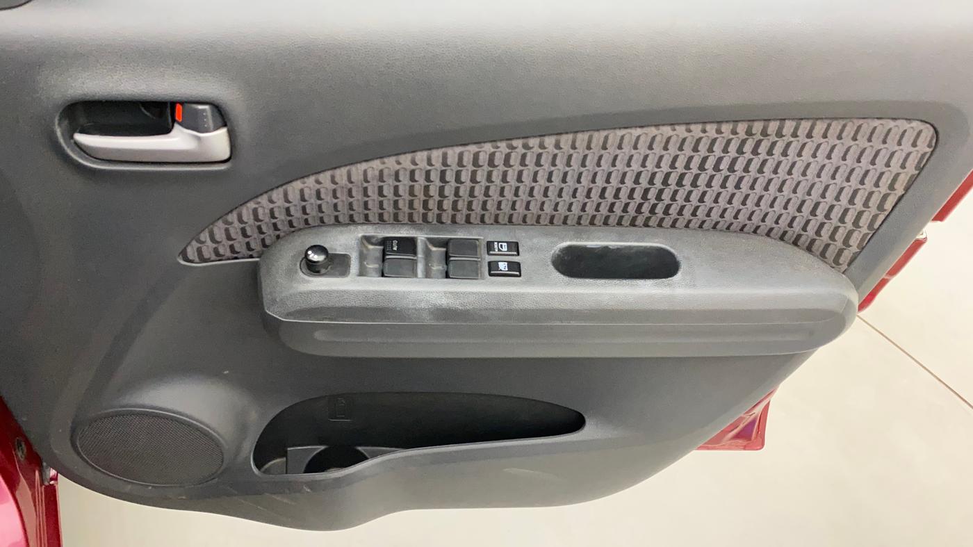 2014 Maruti Ritz ZDI, Diesel, Manual, 91,045 km, Driver Side Door Panels Control