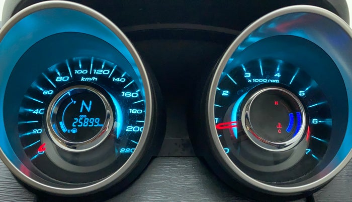 2019 Mahindra XUV500 W7, Diesel, Manual, 25,899 km, Odometer Image