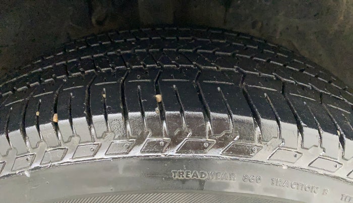 2019 Mahindra XUV500 W7, Diesel, Manual, 25,899 km, Right Front Tyre Tread