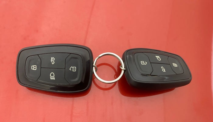 2021 Tata ALTROZ XZ PETROL, Petrol, Manual, 31,006 km, Key Close Up