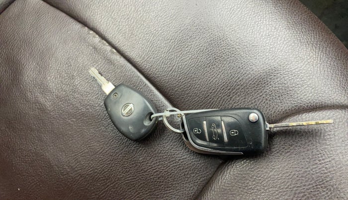 2014 Nissan Terrano XL D PLUS, Diesel, Manual, 1,47,366 km, Key Close Up