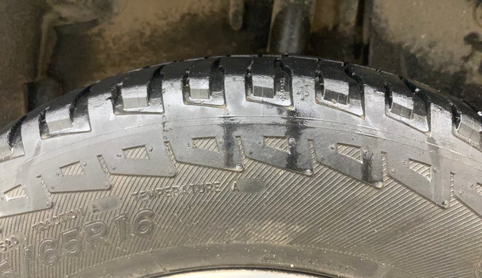 2014 Nissan Terrano XL D PLUS, Diesel, Manual, 1,47,366 km, Left Rear Tyre Tread