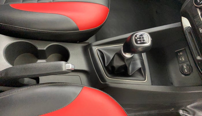 2017 Hyundai Elite i20 ASTA 1.2 (O), CNG, Manual, 69,727 km, Gear Lever