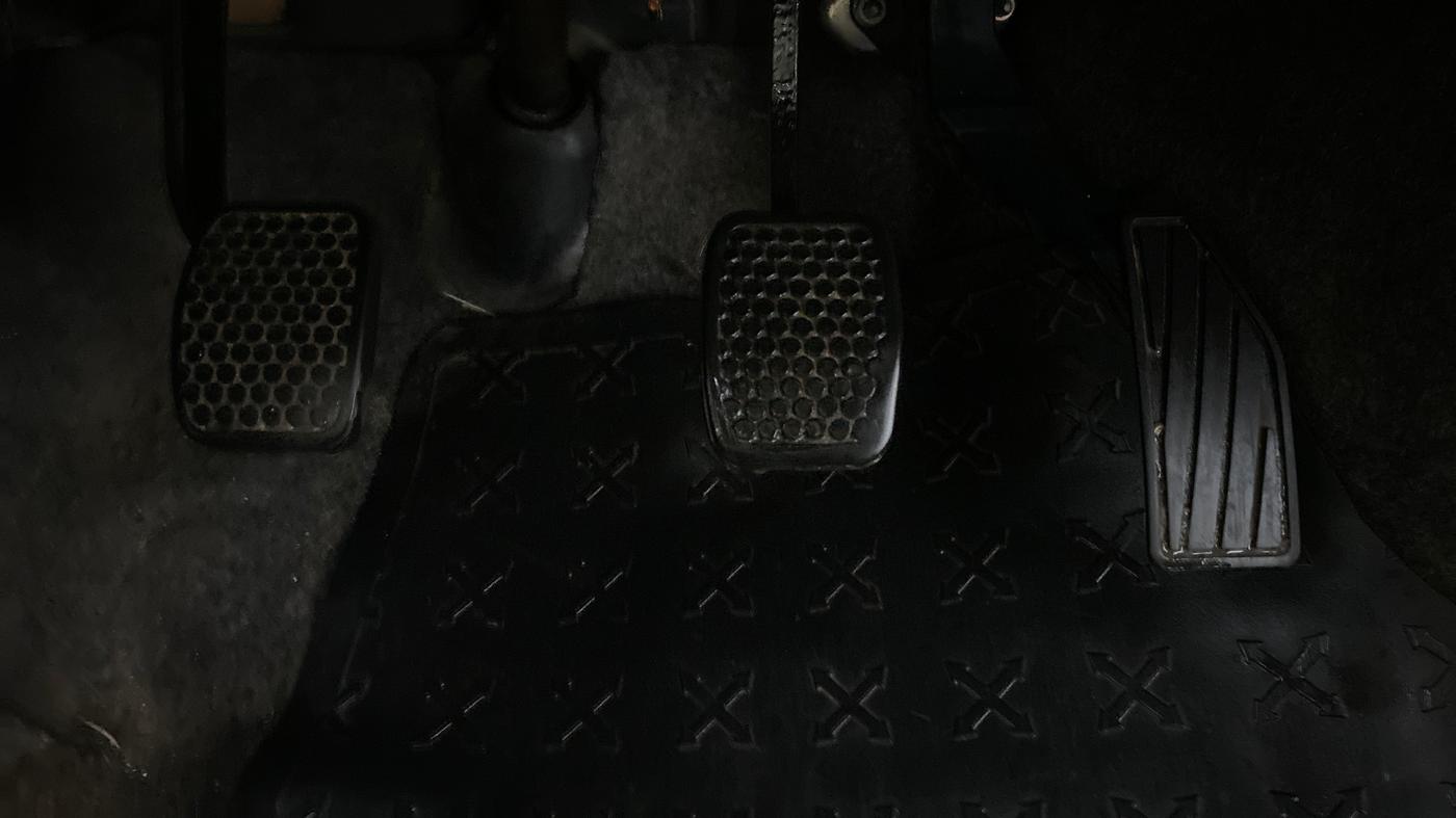 2014 Maruti Alto K10 VXI P, Petrol, Manual, 64,603 km, Pedals
