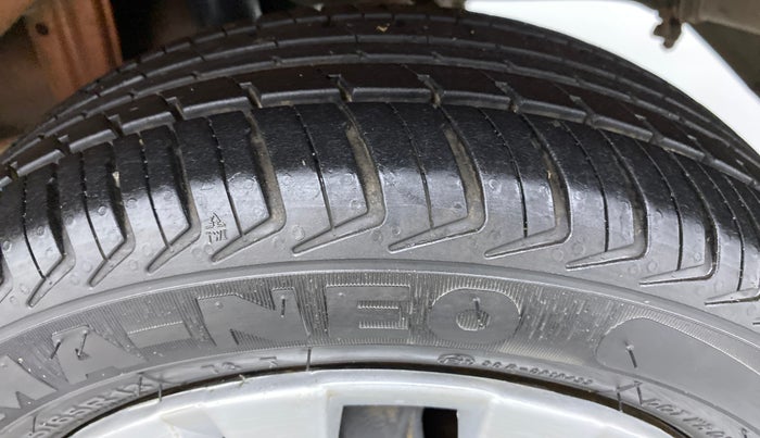 2014 Maruti Alto K10 VXI P, Petrol, Manual, 64,603 km, Left Rear Tyre Tread