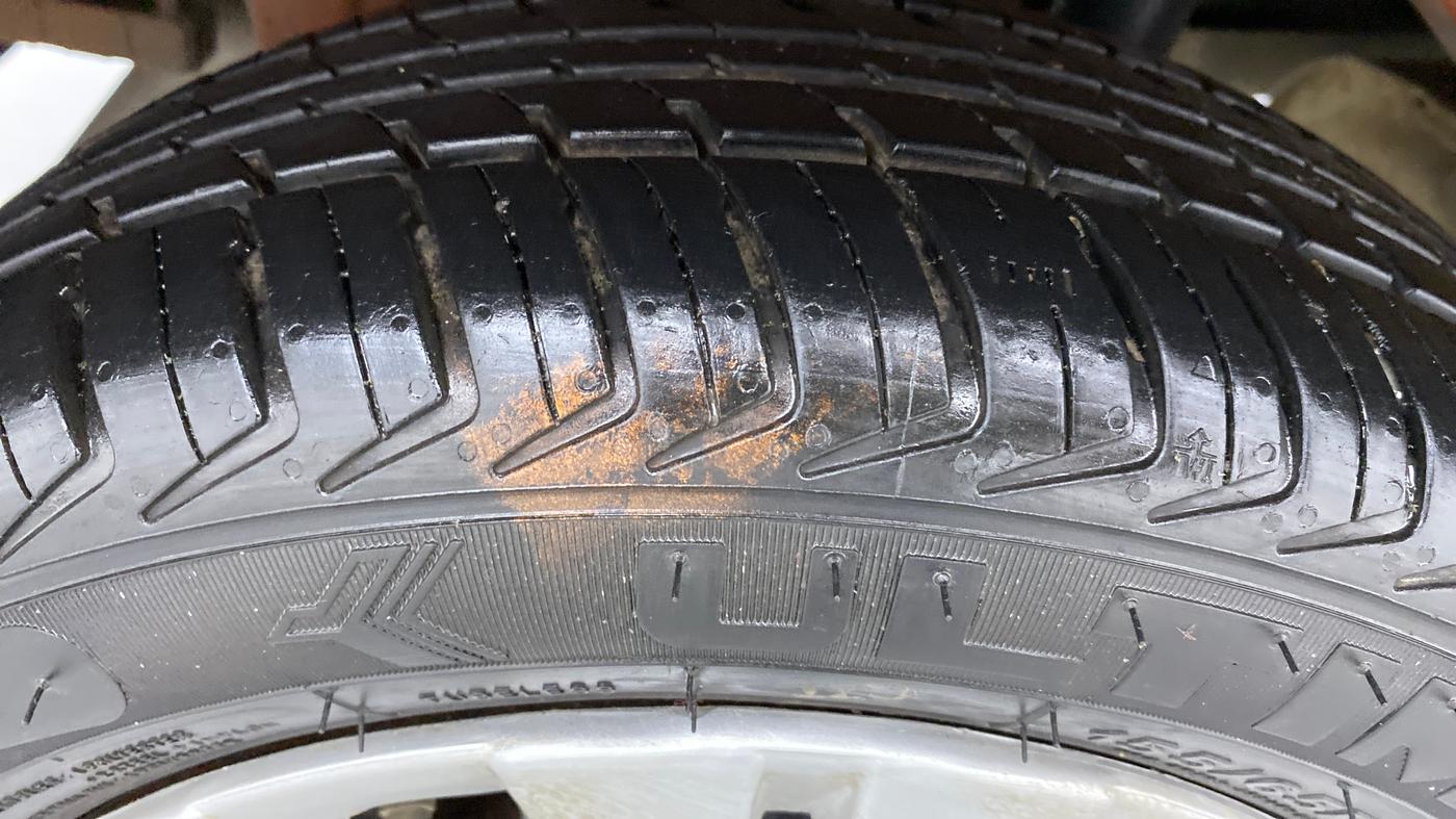 2014 Maruti Alto K10 VXI P, Petrol, Manual, 64,603 km, Right Rear Tyre Tread