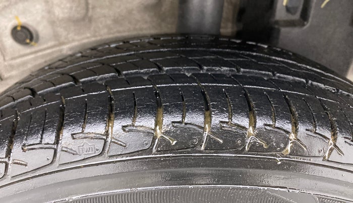 2011 Toyota Etios G, Petrol, Manual, 23,051 km, Left Rear Tyre Tread