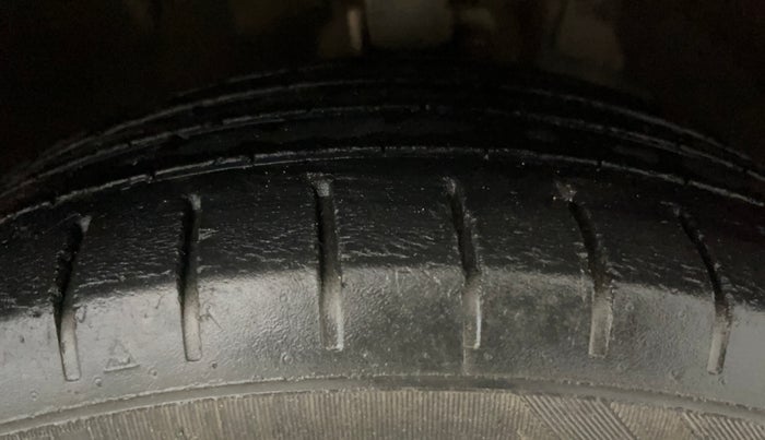 2018 Maruti Baleno ALPHA CVT PETROL 1.2, Petrol, Automatic, 41,614 km, Right Front Tyre Tread