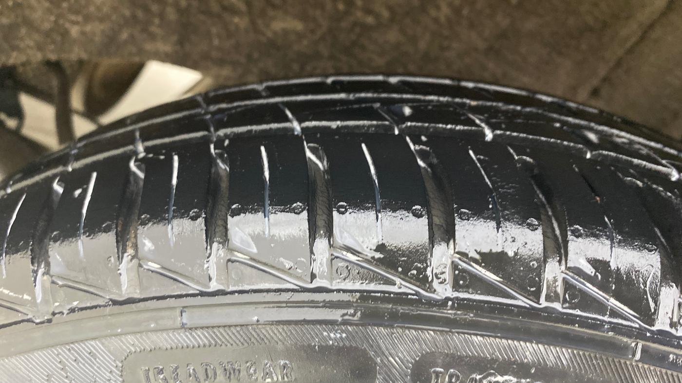 2022 Renault Kwid RXT 1.0 AMT, Petrol, Automatic, 18,693 km, Left Rear Tyre Tread