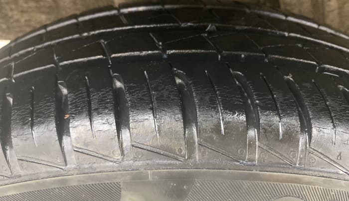 2022 Renault Kwid RXT 1.0 AMT, Petrol, Automatic, 18,693 km, Right Rear Tyre Tread