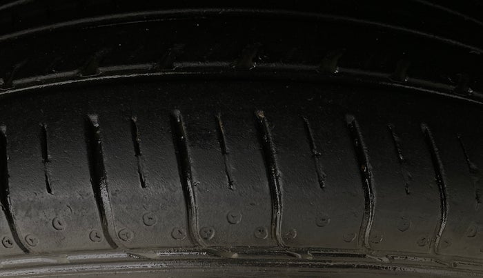 2023 Hyundai VENUE SX 1.2 PETROL, Petrol, Manual, 15,640 km, Right Front Tyre Tread