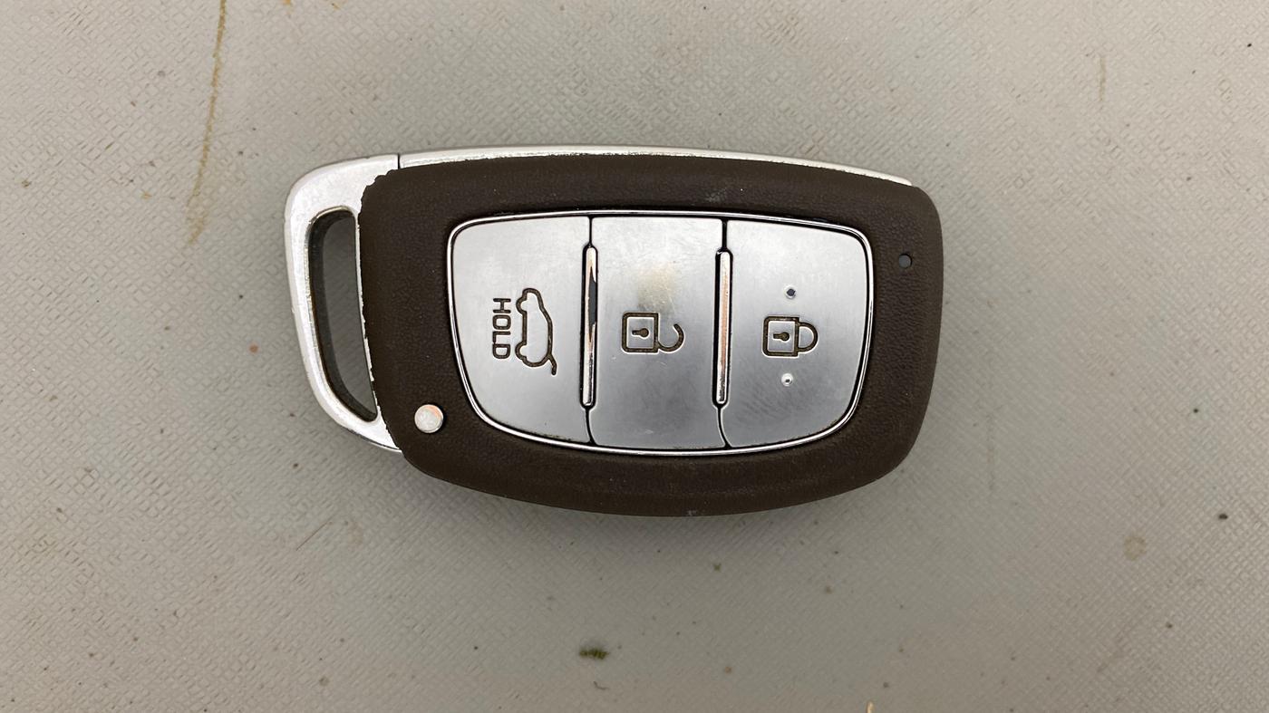 2023 Hyundai VENUE SX 1.2 PETROL, Petrol, Manual, 15,640 km, Key Close Up