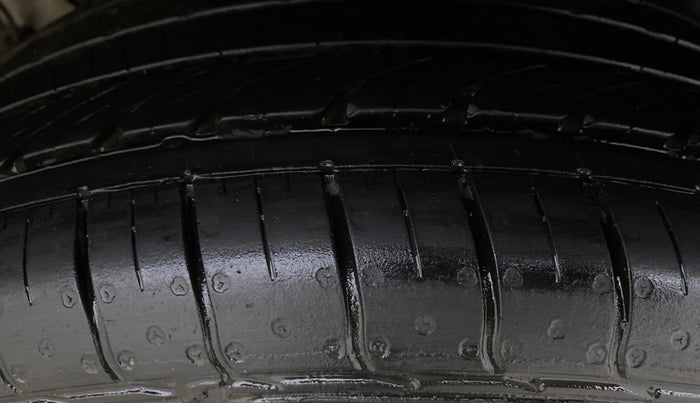 2023 Hyundai VENUE SX 1.2 PETROL, Petrol, Manual, 15,640 km, Left Rear Tyre Tread