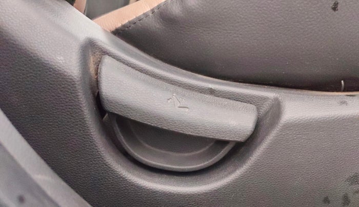 2019 Hyundai Grand i10 SPORTZ 1.2 KAPPA VTVT, Petrol, Manual, 18,289 km, Driver Side Adjustment Panel