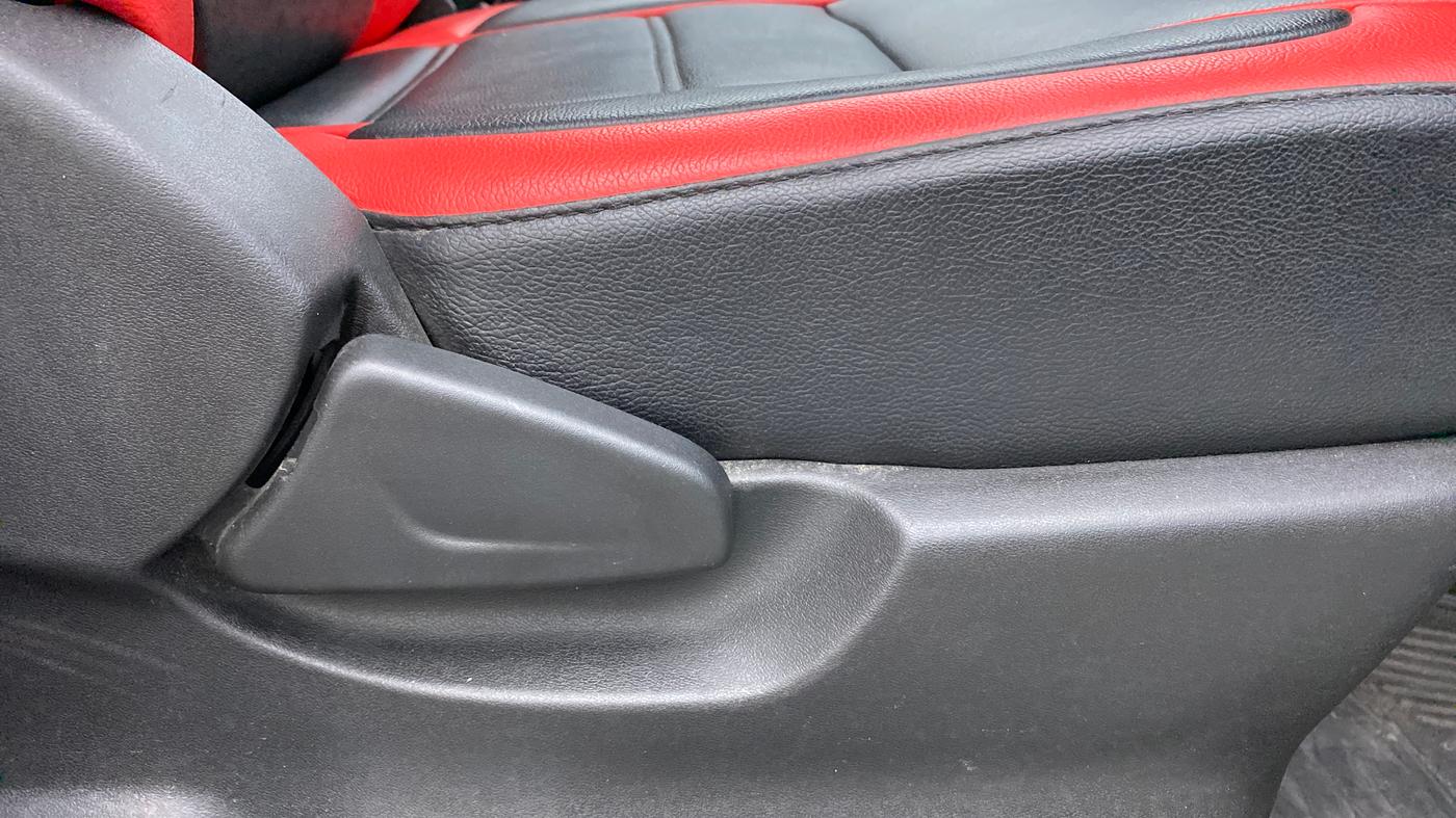 2021 Datsun Redi Go 1.0 T(O), Petrol, Manual, 18,569 km, Driver Side Adjustment Panel