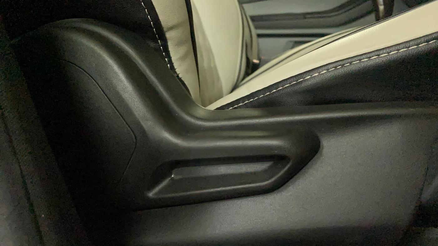 2021 Tata Tiago XZA PLUS PETROL, Petrol, Automatic, 46,320 km, Driver Side Adjustment Panel